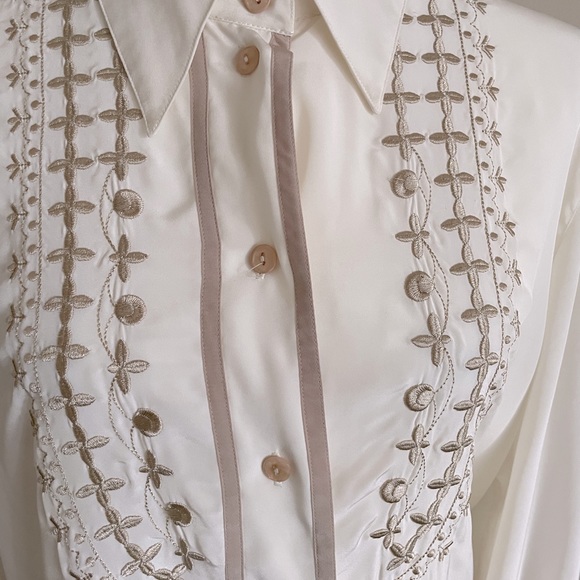 Unique Vintage Blouse - Picture 2 of 5